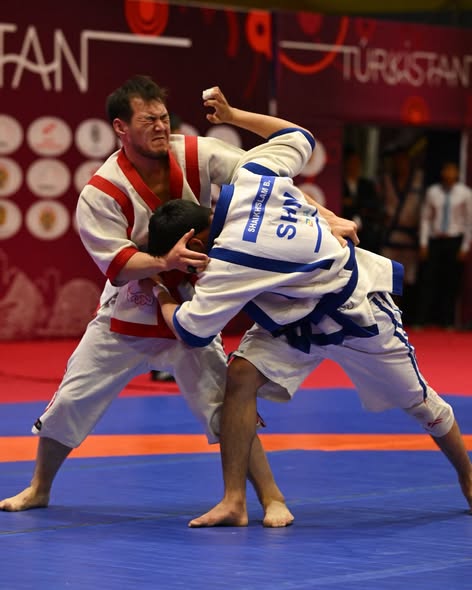 ТҮРКІСТАНДА ҚАЗАҚ КҮРЕСІНЕН ҚАЗАҚСТАН КУБОГІ САЛТАНАТТЫ ТҮРДЕ АШЫЛДЫ