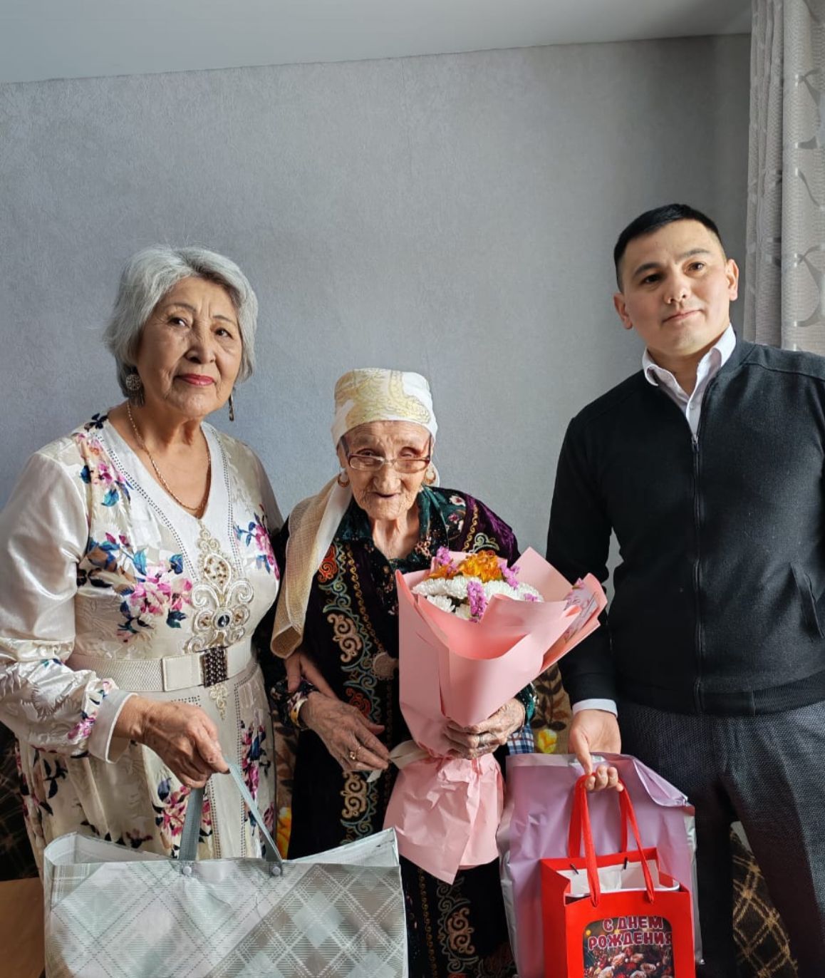 Қос мереке: 95 жылдық мерейтой және 8 наурыз