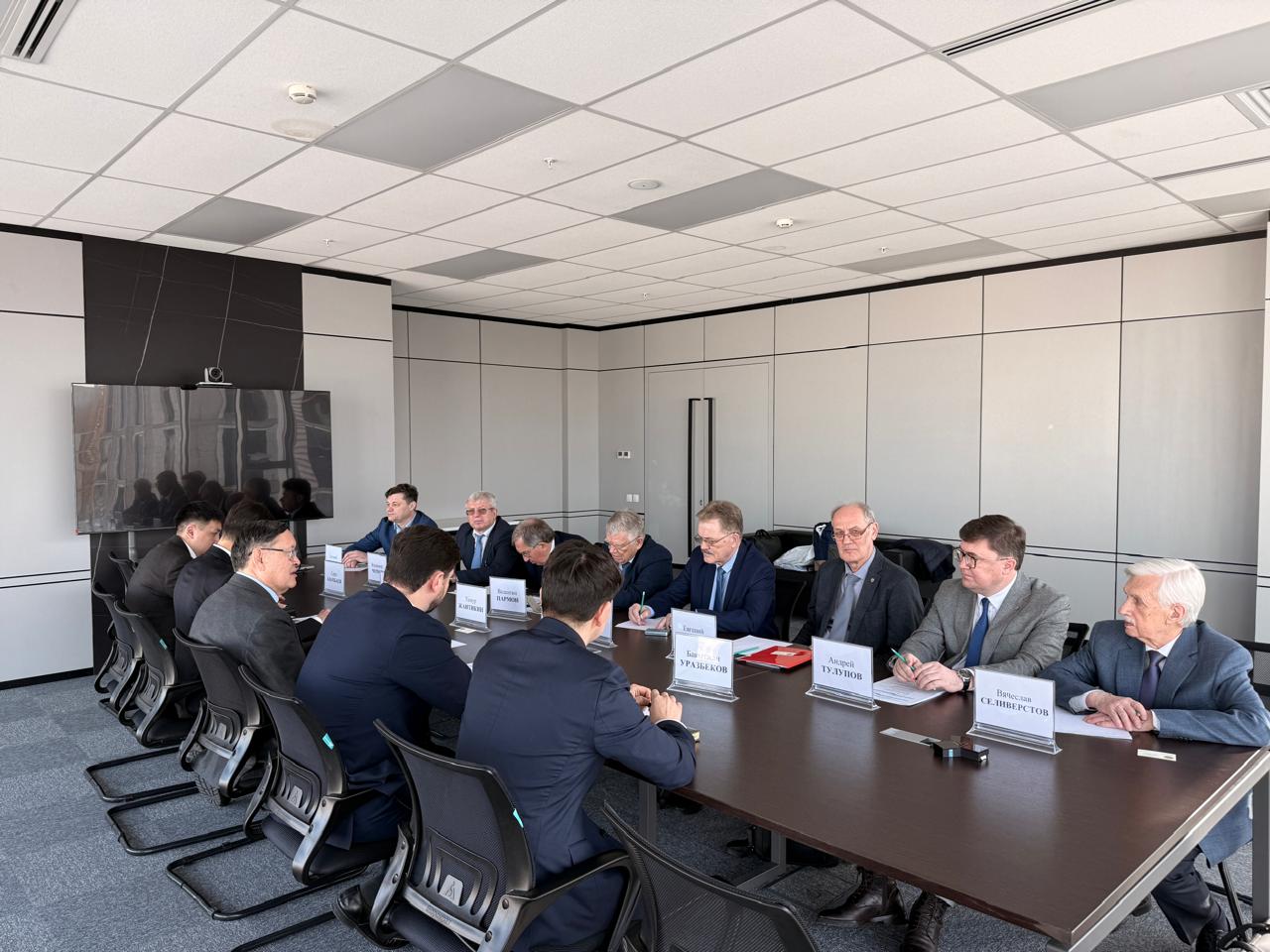 Ресей ғылым академиясының Сібір бөлімшесі өкілдерімен кездесу өтті