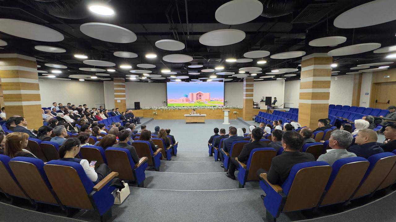 ТҮРКІСТАН: АИДА БАЛАЕВА «ӘЗІРЕТ СҰЛТАН» ҰЛТТЫҚ ТАРИХИ-МӘДЕНИ МУЗЕЙ-ҚОРЫҒЫ ҰЖЫМЫМЕН МУЗЕЙ САЛАСЫН ДАМЫТУДЫҢ НЕГІЗГІ БАҒЫТТАРЫН ТАЛҚЫЛАДЫ