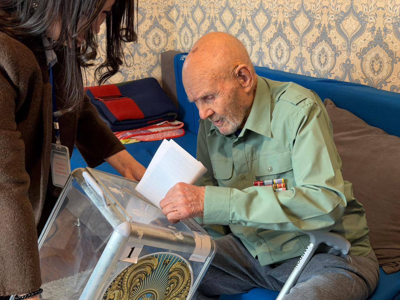 Мерекелік атмосфера мен жоғары белсенділік: Маңғыстауда референдум қалай өтті