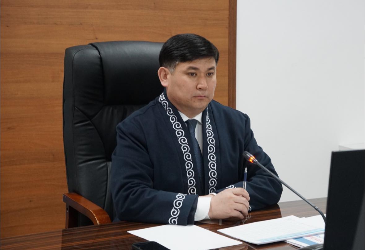 ҰЛТТЫҚ КИІМ – ҰЛТ РУХЫ: АППАРАТ ЖИЫНЫ ЕРЕКШЕ ФОРМАТТА ӨТТІ