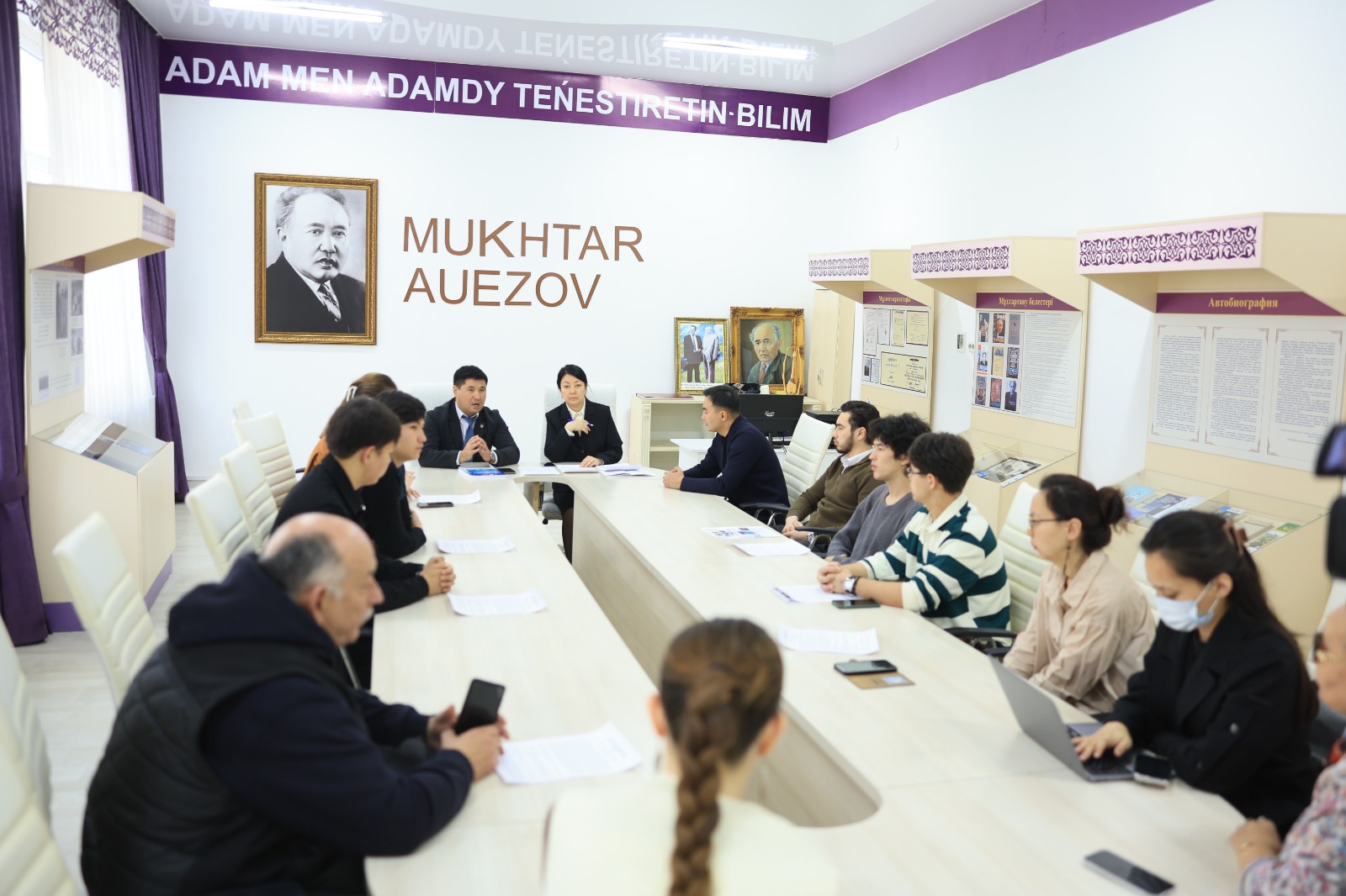 ШЫМКЕНТТЕ ЖАС ҒАЛЫМДАРДЫҢ III ДИСКУССИЯЛЫҚ АЛАҢШАСЫ ӨТТІ