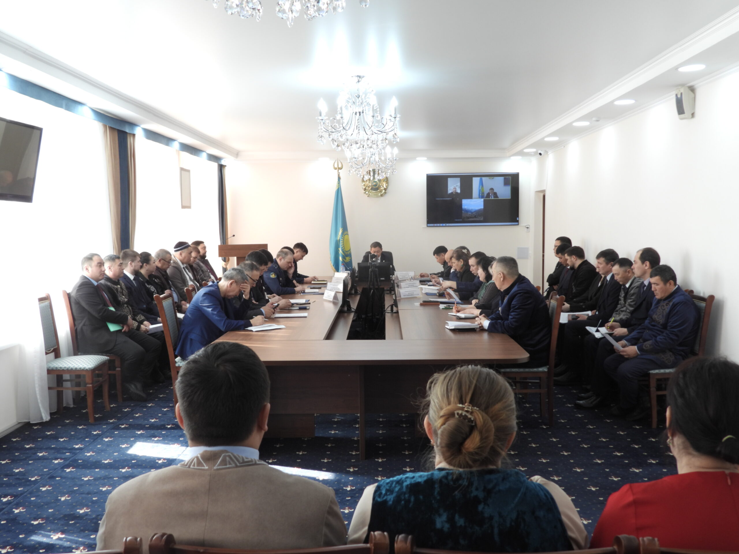 Солтүстік Қазақстан облысы Тайынша ауданы әкімдігінің жанындағы сыбайлас жемқорлыққа қарсы іс-қимыл мәселелері жөніндегі ведомствоаралық комиссияның отырысы