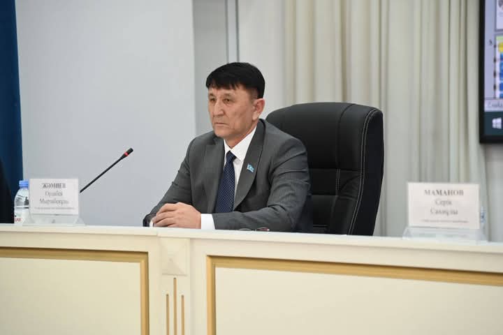 Созақ аудандық мәслихатының кезекті 39-шы сессия отырысы өтті.