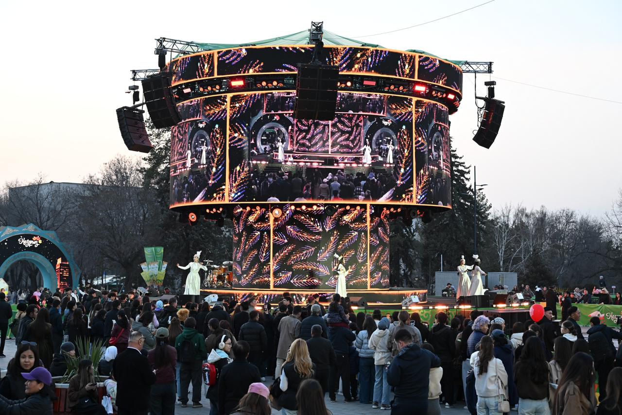 Көктем мерекесі Алматы төрінде: Абай алаңындағы концерт пен қолөнер жәрмеңкесі