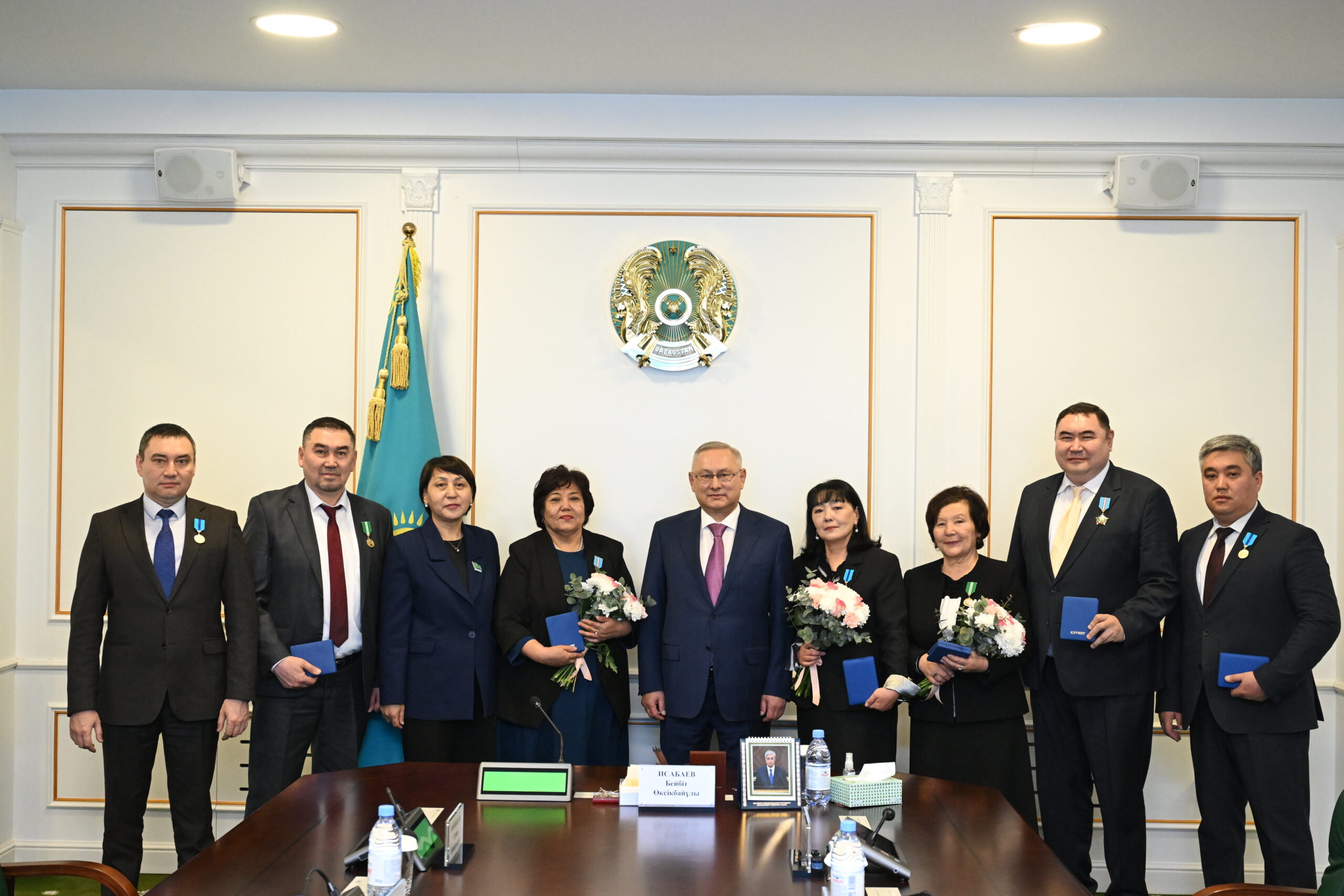 Бейбіт Исабаев бірқатар жетісулық азаматқа мемлекеттік наградалар тапсырды