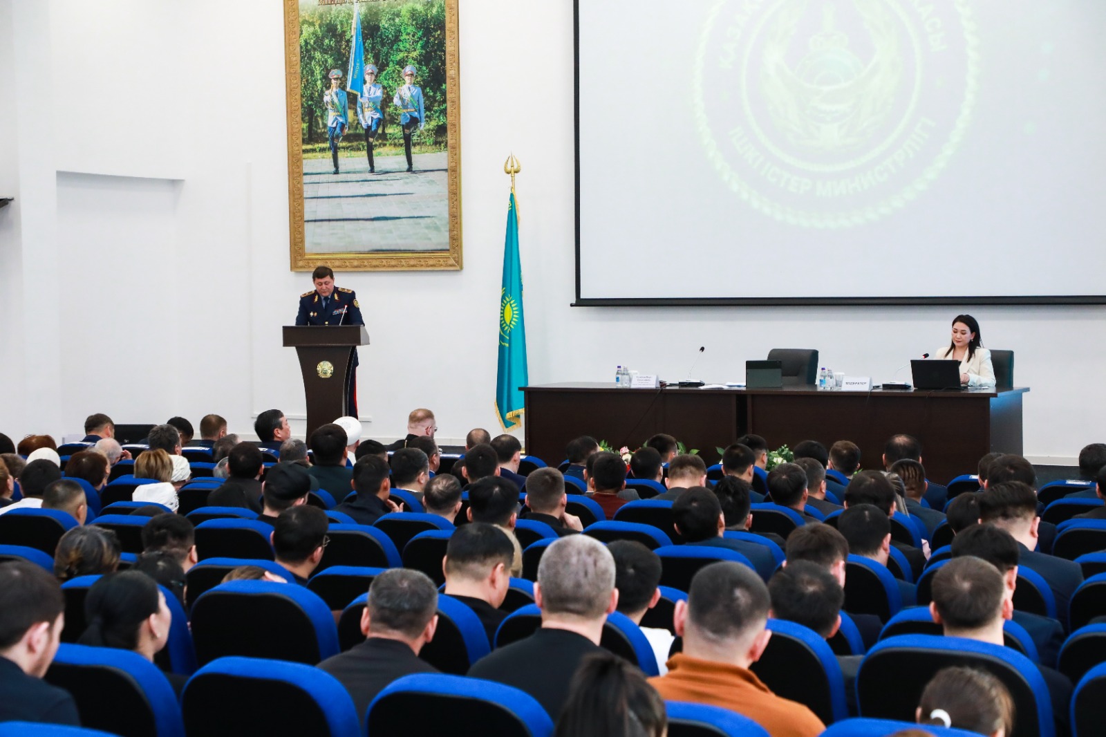 Астана қаласы полициясының бастығы қала тұрғындарымен кездесті