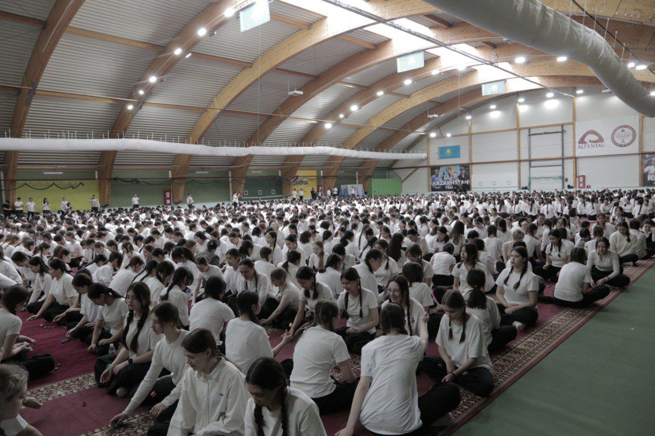 Көкшетауда бес асық ойынында ұлттық рекорд орнатылды