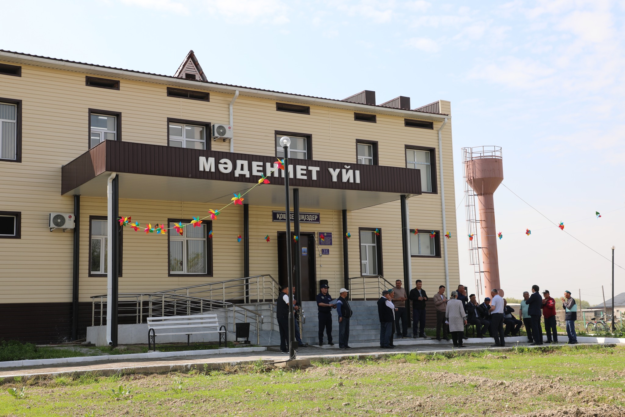 МАҚТААРАЛ АУДАНЫНДА ӘКІМНІҢ ТҰРҒЫНДАРМЕН ЖОСПАРЛЫ КЕЗДЕСУЛЕРІ ЖАЛҒАСУДА