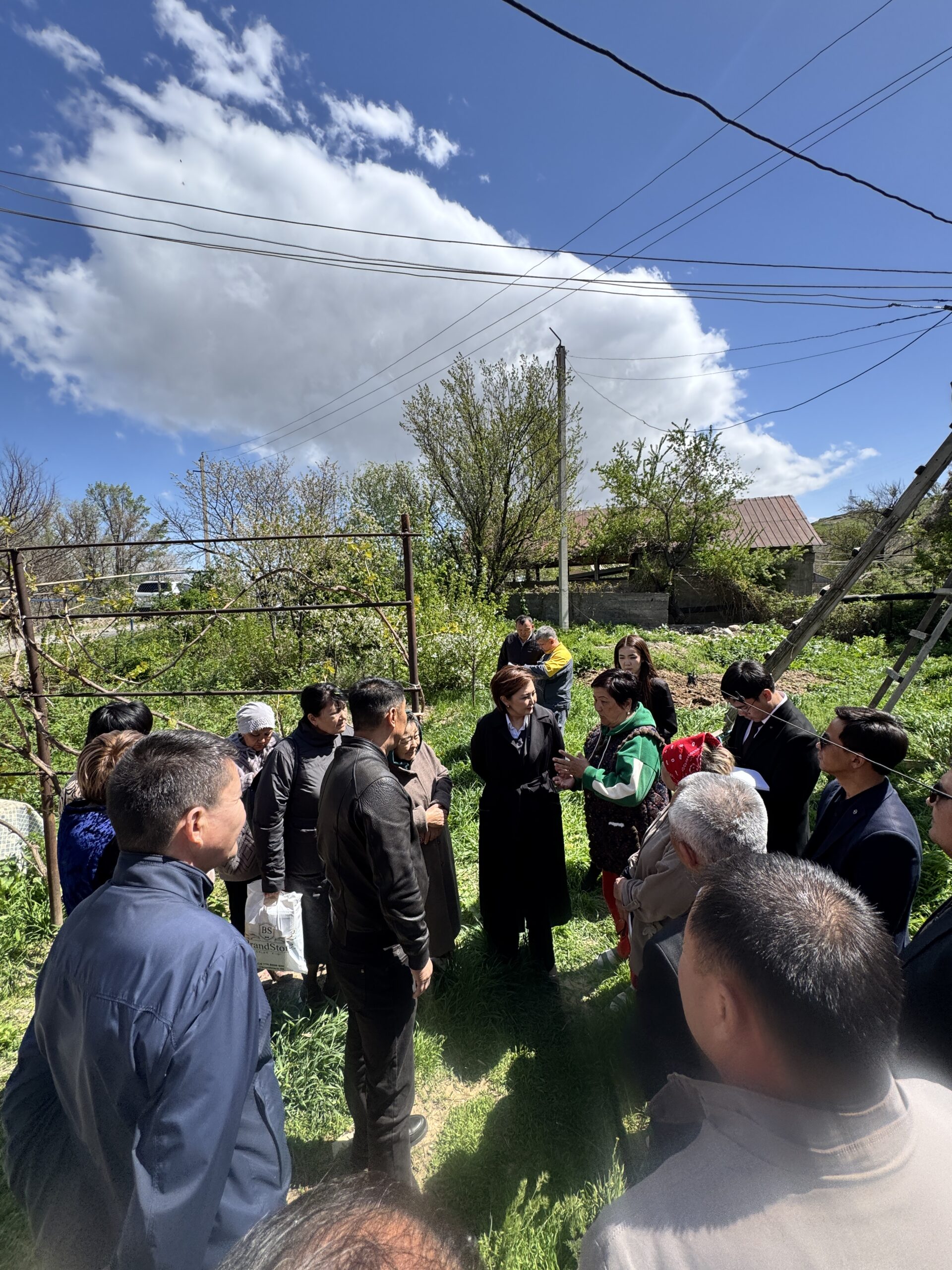 Жібек жолы ауданына қарасты Дорожник тұрғын алабының тұрғындарымен электр энергиясының өшірілу себептері бойынша кездесу өтті.