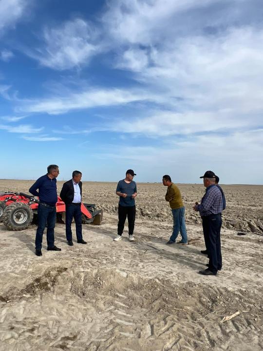 Аудан әкімі көктемгі дала жұмыстарының барысымен танысты