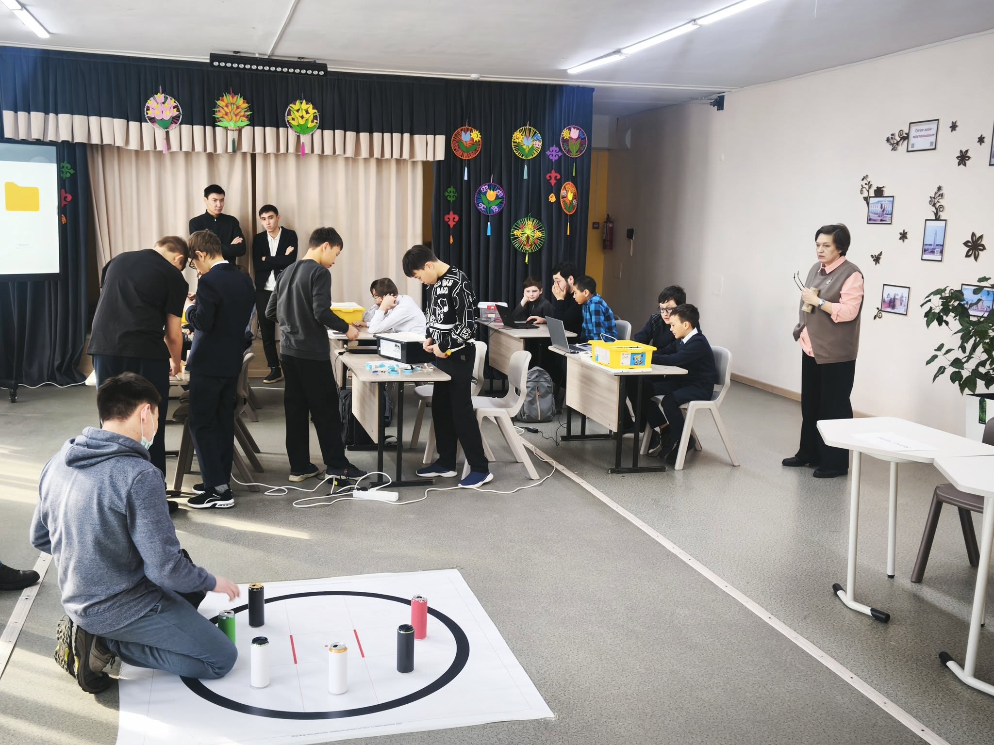 Бүгін 19 наурызда Жаңару күнін (жаңару күнін) мерекелеу аясында “№ 2 Бескөл ОМ” КММ кешенінде робототехника бойынша аудандық жарыстар ұйымдастырылып, өткізілді