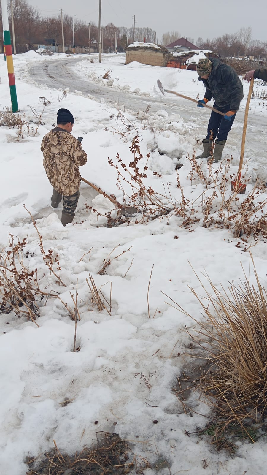 су ағатын арықтарды қардан тазалау жұмыстары