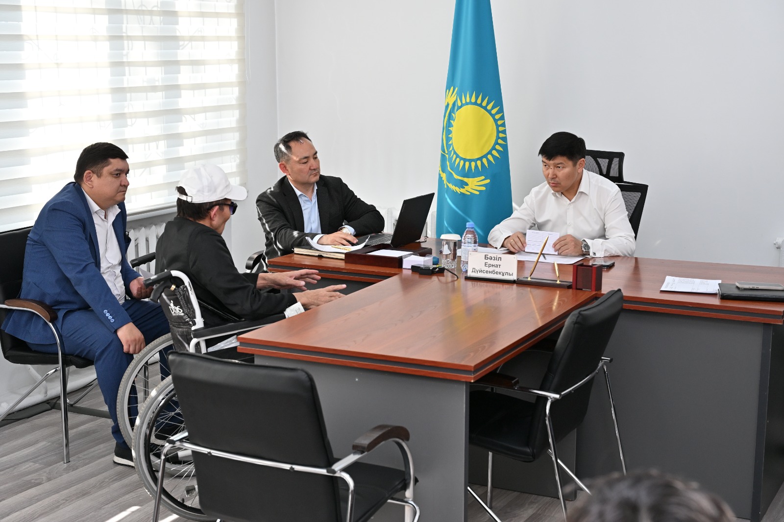 Қала әкімі азаматтарды жеке мәселелері бойынша қабылдады