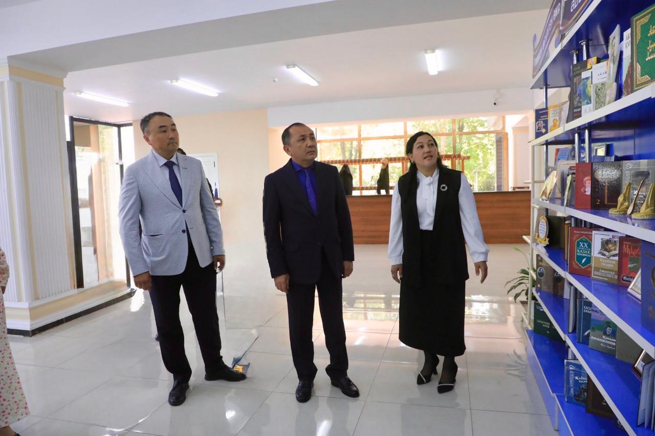 САРЫАҒАШ: «КІТАП ПЕН КІТАПХАНАШЫ – ДАНАЛЫҚТЫҢ ҚОС ҚАНАТЫ» АТТЫ МЕРЕКЕЛІК ІС-ШАРА ӨТТІ