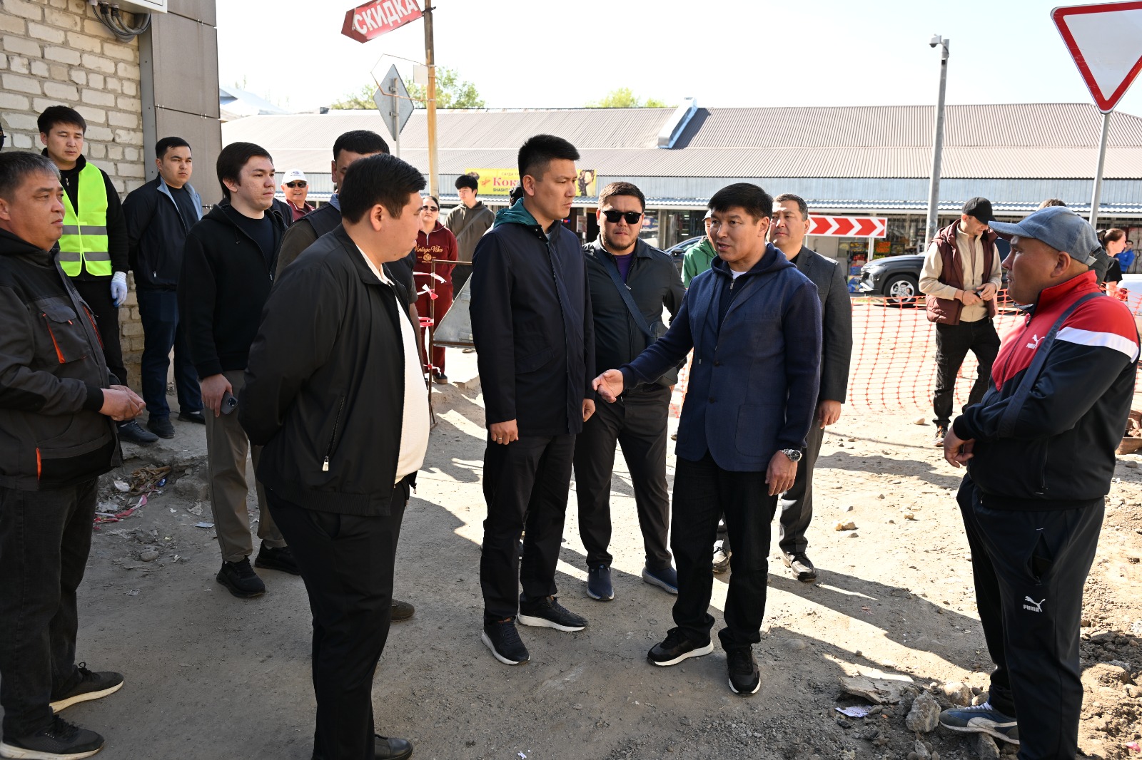 Қала әкімі қарқынды басталған жол жөндеу жұмыстарының барысымен танысты