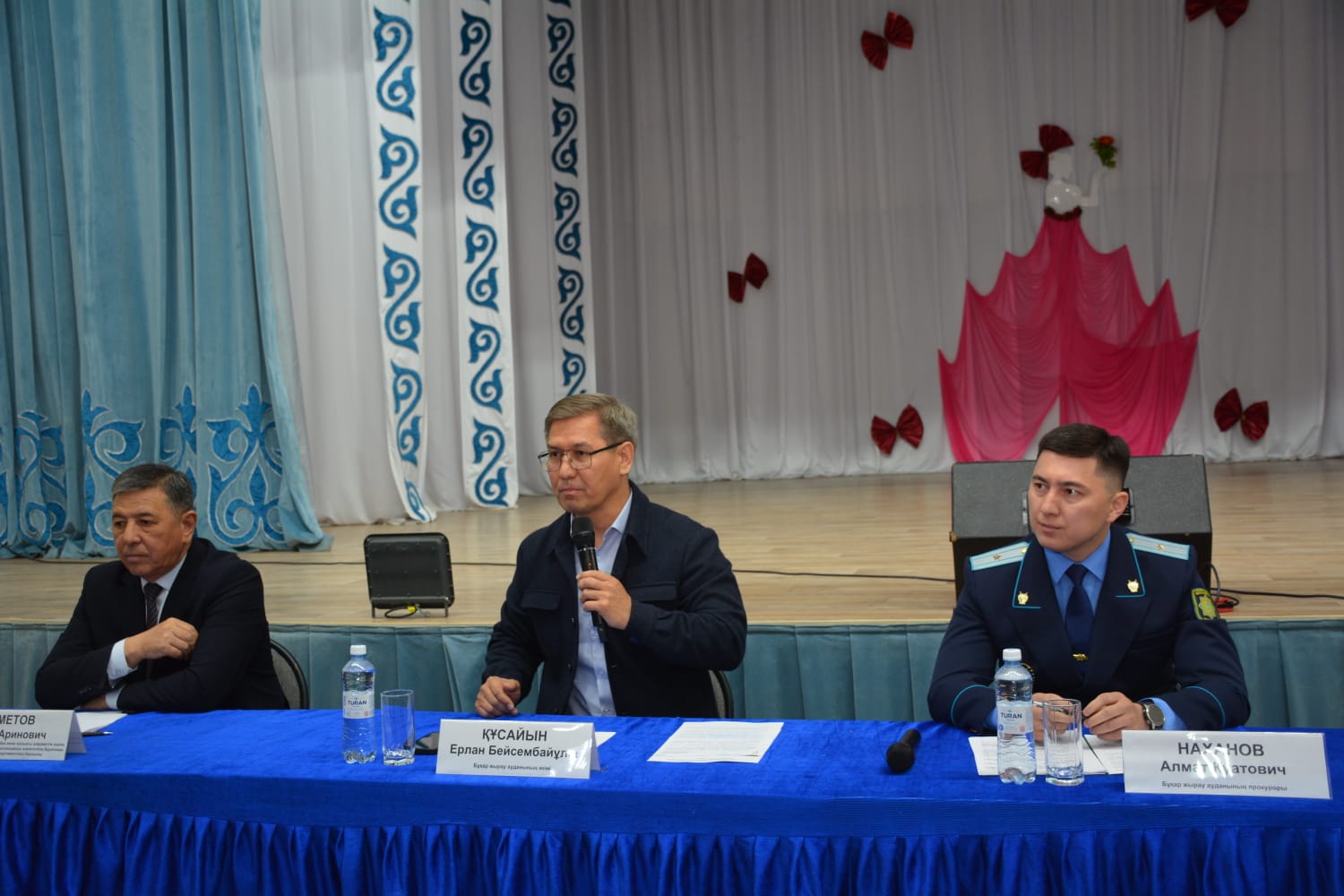 Қушоқы кентінде «Куу-чек» кен өндіру кәсіпорнына қатысты жағдай талқыланды, онда негізгі мәселе ретінде жалақы бойынша берешек пен өндірістің одан әрі жұмысын қамтамасыз ету қаралды