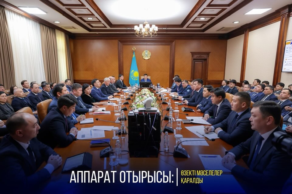 Шымкент қаласының әкімі Ғабит Сыздықбековтің төрағалығымен аппараттық кеңес өтіп, онда телекоммуникация инфрақұрылымын дамыту және балаларға арналған қосымша білім беруді ұйымдастыру мәселелері қаралды. Білім басқармасының басшысы Қуаныш Ысқақов Шымкентте 273 мың оқушының 115 мыңы (42%) қосымша біліммен қамтылғанын, сабақтар 646 үйірмеде өтетінін баяндады.