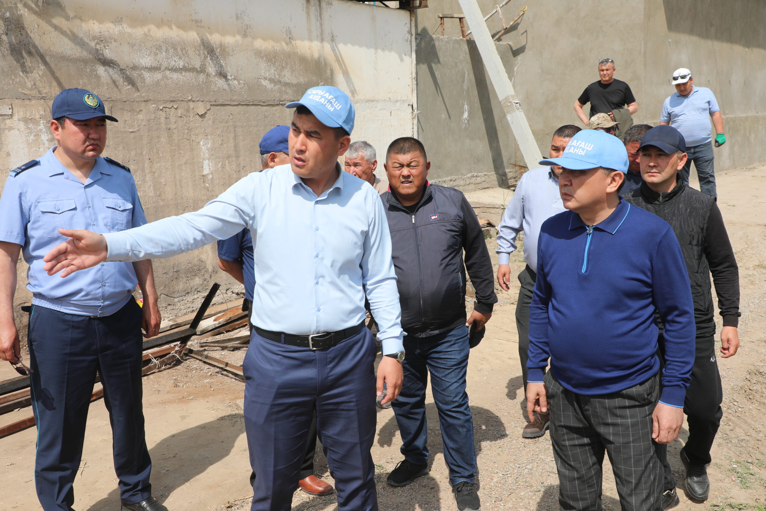 САРЫАҒАШ ҚАЛАСЫНДА ЗАҢСЫЗ САЛЫНҒАН НЫСАНДАРДЫ БҰЗУ ЖҰМЫСТАРЫ ЖҮРГІЗІЛУДЕ