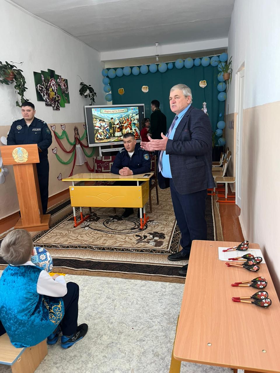 Ағымдағы жылдың 1 тоқсанында Ырсай ауылының тұрғындарымен учаскелік полиция инспекторының есептік кездесуін өткізу туралы