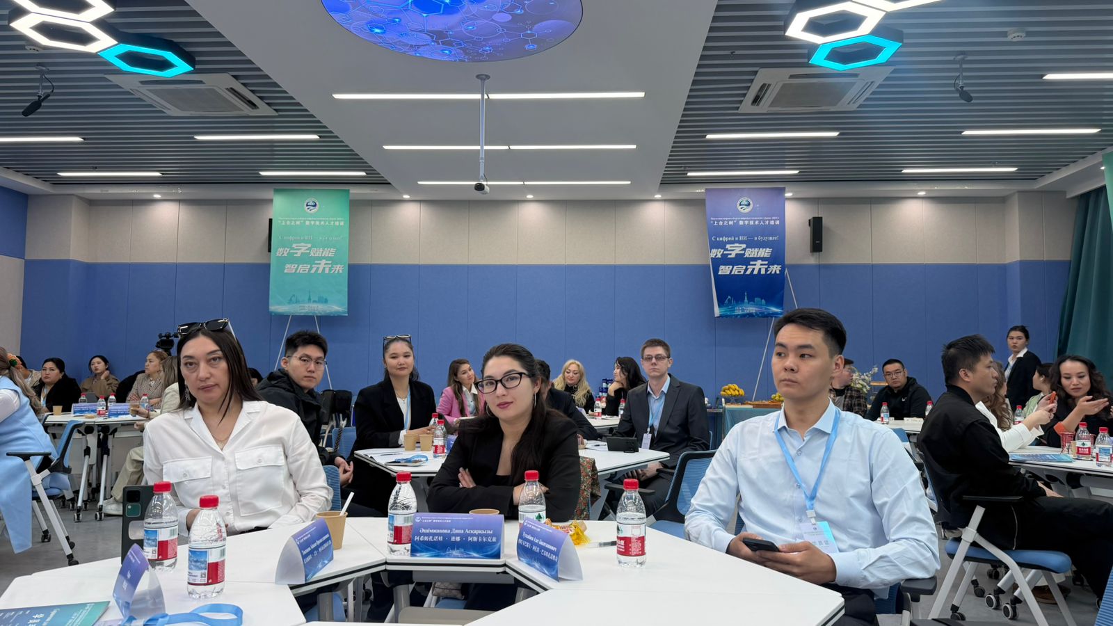 ШҚО делегациясы Қытайда білім беру саласындағы семинарға қатысуда