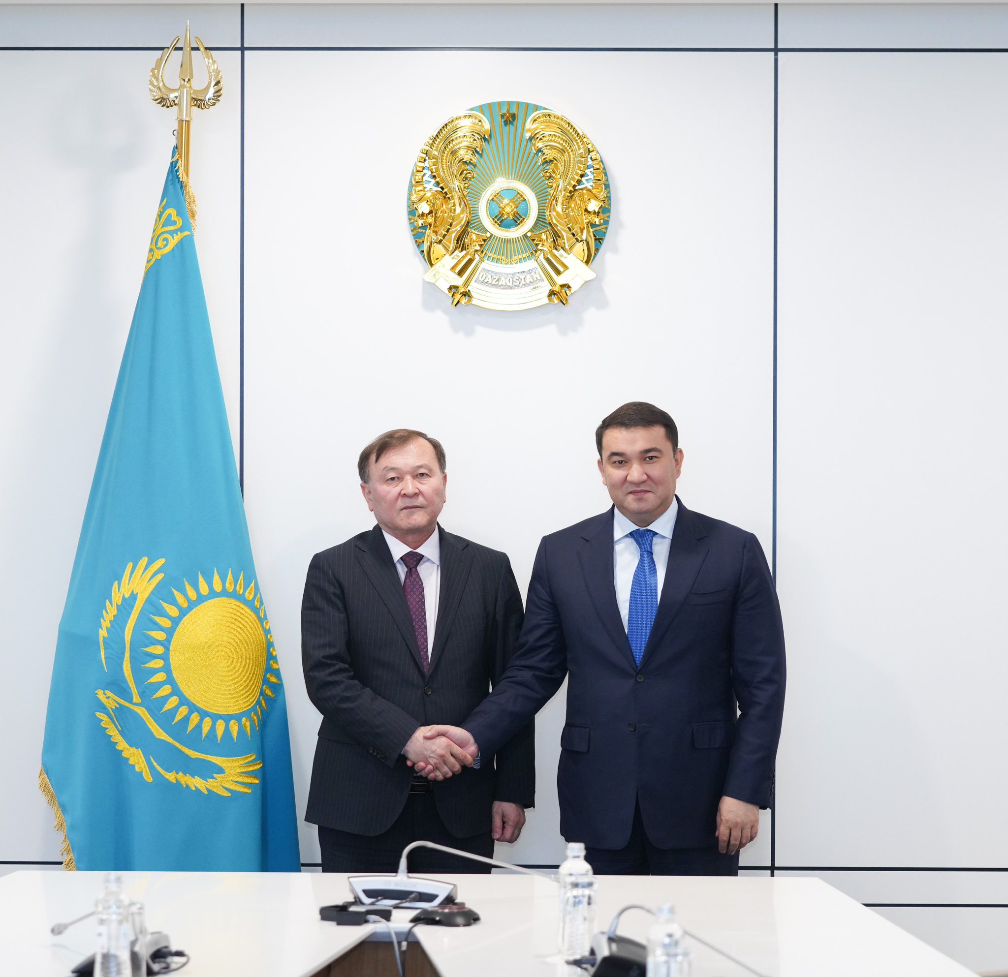 НҰРАЛХАН КӨШЕРОВ «СК-ФАРМАЦИЯ» ЖШС БАСҚАРМА ТӨРАҒАСЫМЕН КЕЗДЕСТІ