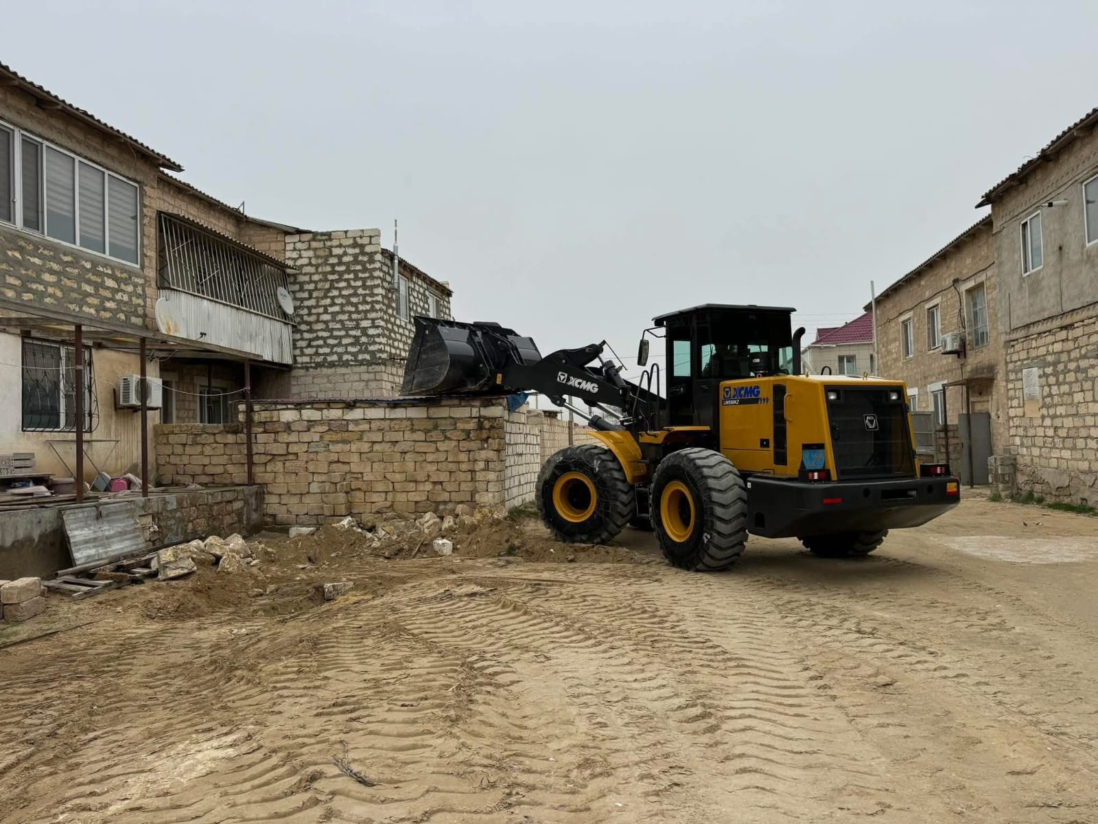 Құрық ауылында абаттандыру және заңсыз нысандарды жою жұмыстары жүргізілді