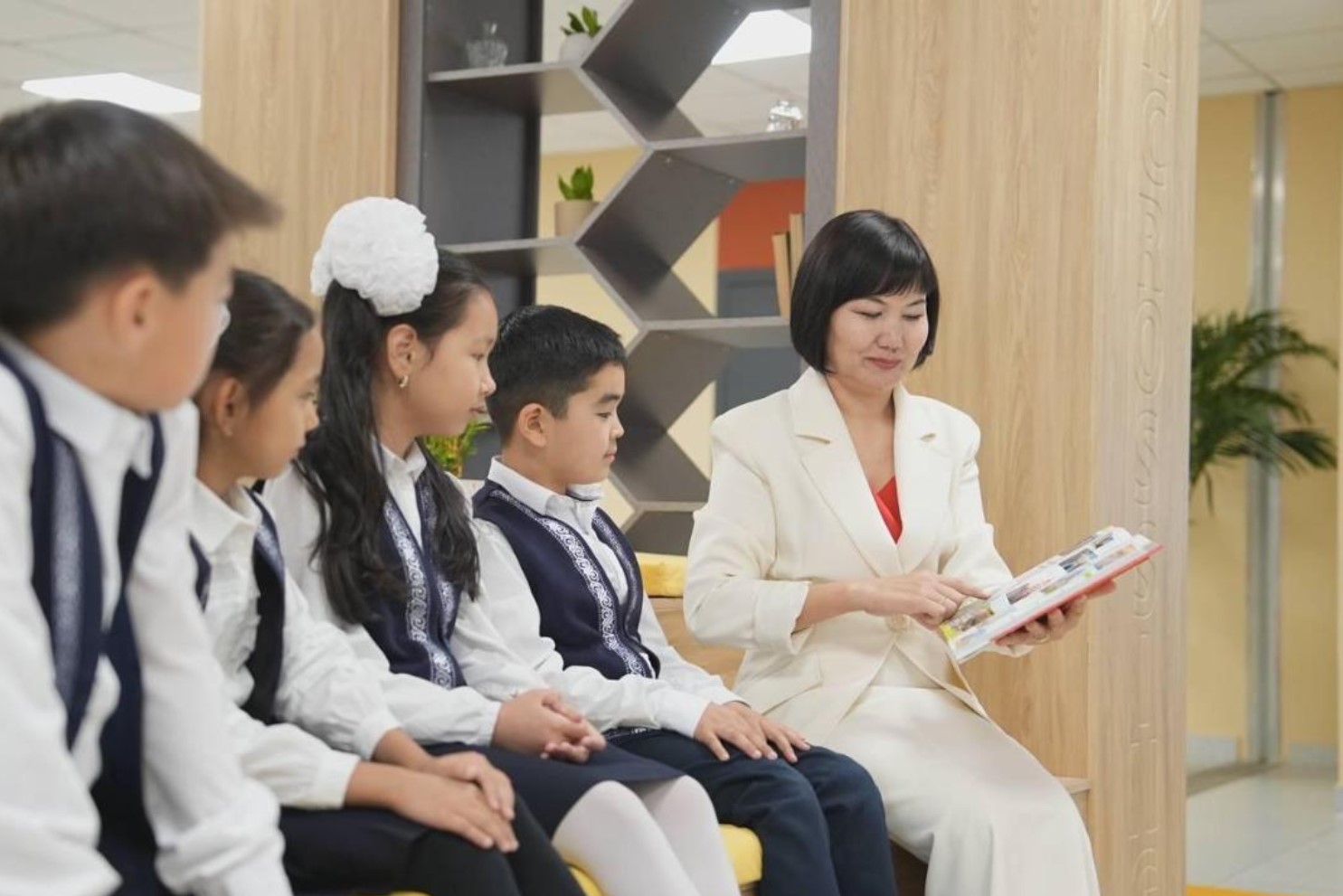 Білім беру ұйымдарында Балалар әдебиеті онкүндігі өтуде