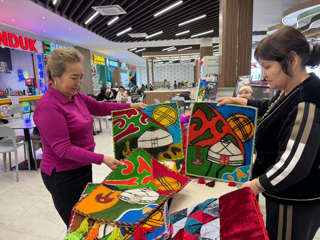 Зейнеткерлерге жаңа мүмкіндік: Астанада жүздеген қария тегін үйірмелерге қатысып жүр