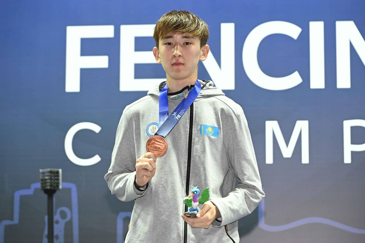 Қазақстандық семсерлесу шебері әлем чемпионатында тарихи медаль жеңіп алды