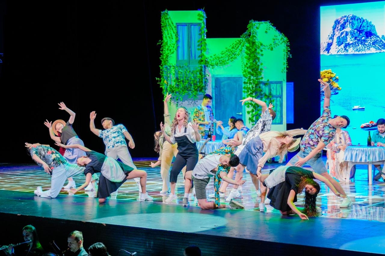 Астана төрінде ШҚО драма және оперетта театры алғаш рет өнер көрсетті