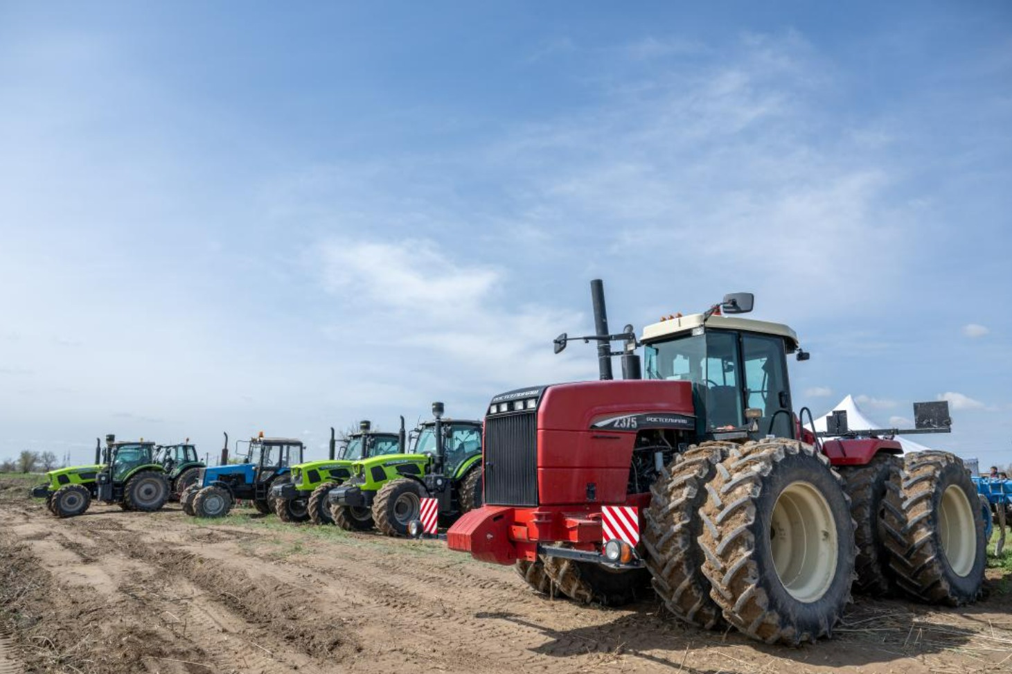 Жетісуда биыл ауыл шаруашылығы техникаларын жаңарту үлесі 8 % жеткізіледі