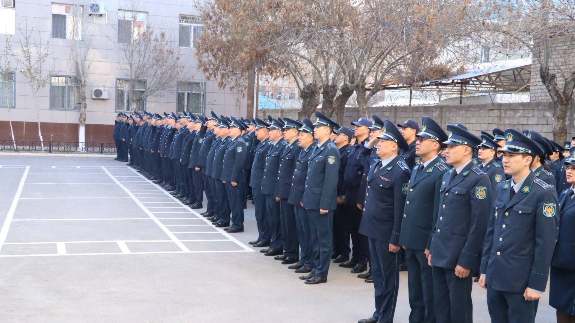 Жалған мемлекеттік белгі орнатып, айыппұл төлеуден жалтарған жүргізуші жауапкершілікке тартылды