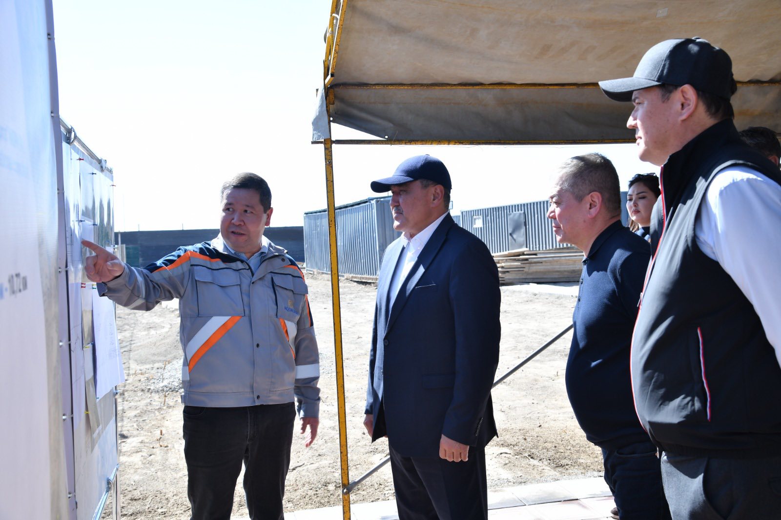 МИНИСТР ОТЫРАР АУДАНЫНА ІС САПАРМЕН КЕЛДІ