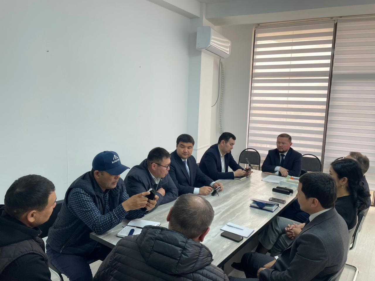 Еңбек қатынастары және әлеуметтік мәселелер бойынша түсіндіру кездесуі өтті