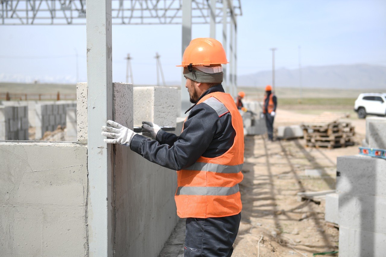 Өндіріс – өңір дамуының өзегі: Алматы облысында екі ірі зауыт салынуда