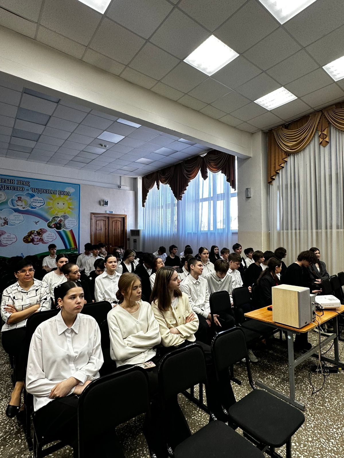 Оқушылармен кездесу