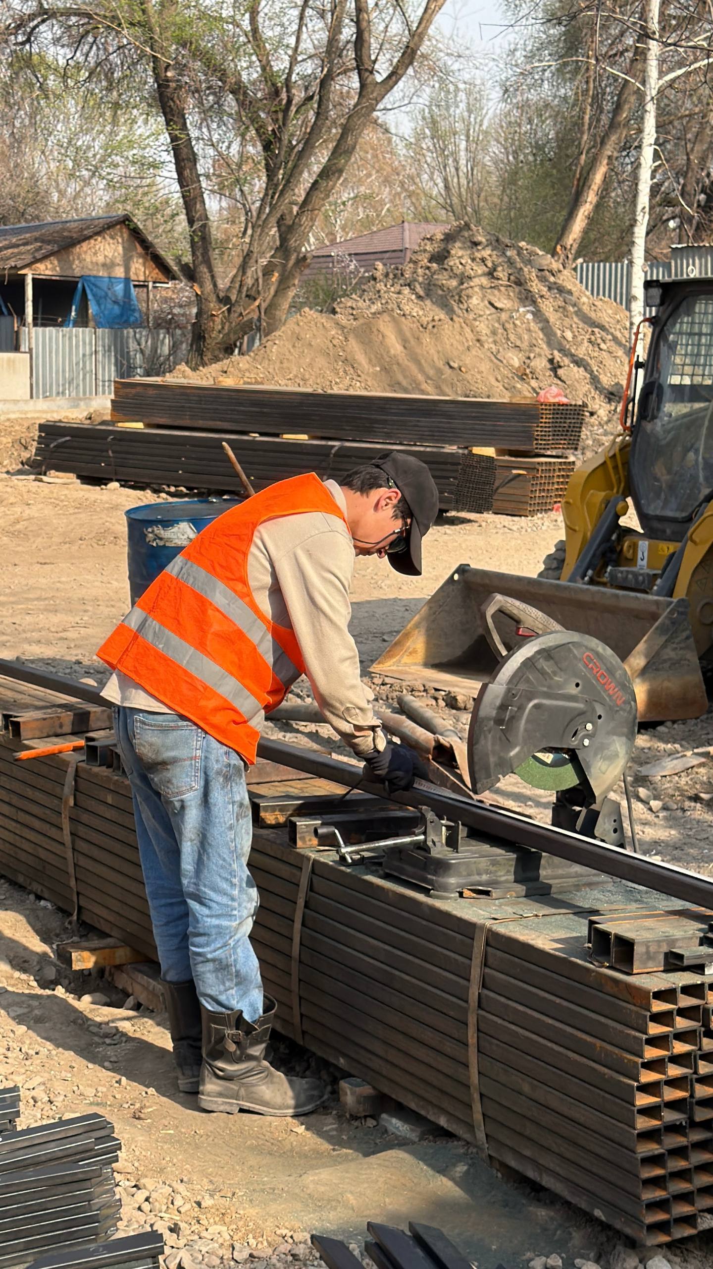 Наурызбай ауданында Тастыбұлақ өзенінің жағалауын реконструкциялау жалғасуда !!!