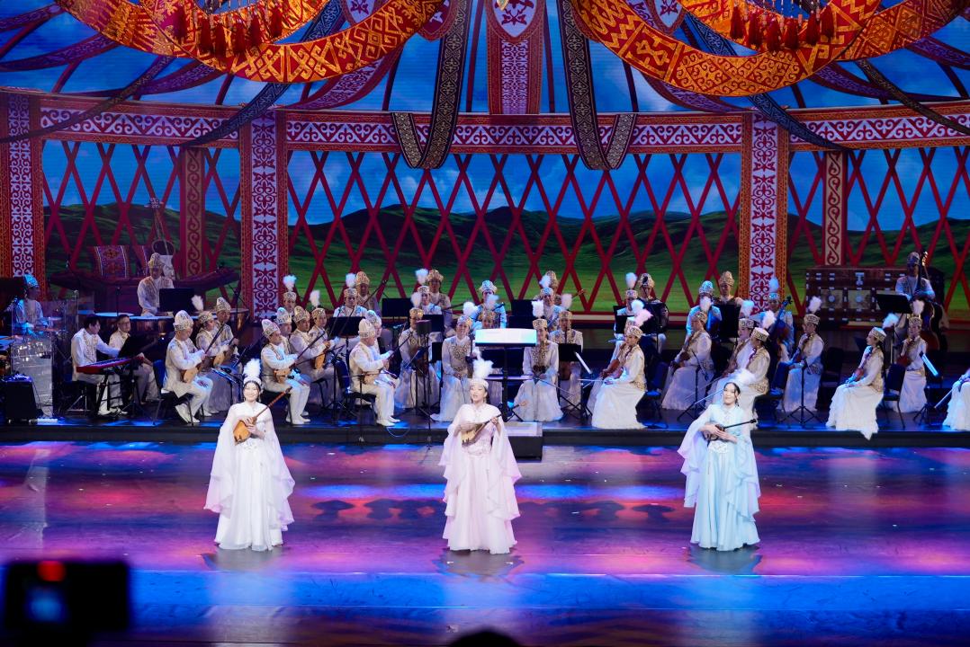 БЕЙЖІҢДЕ ӨТКЕН ҚАЗАҚСТАН МЕН ҚЫТАЙ МӘДЕНИЕТІНІҢ ТОҒЫСПАЛЫ ЖЫЛЫНЫҢ САЛТАНАТТЫ АШЫЛУЫНА МЫҢҒА ЖУЫҚ АДАМ ҚАТЫСТЫ