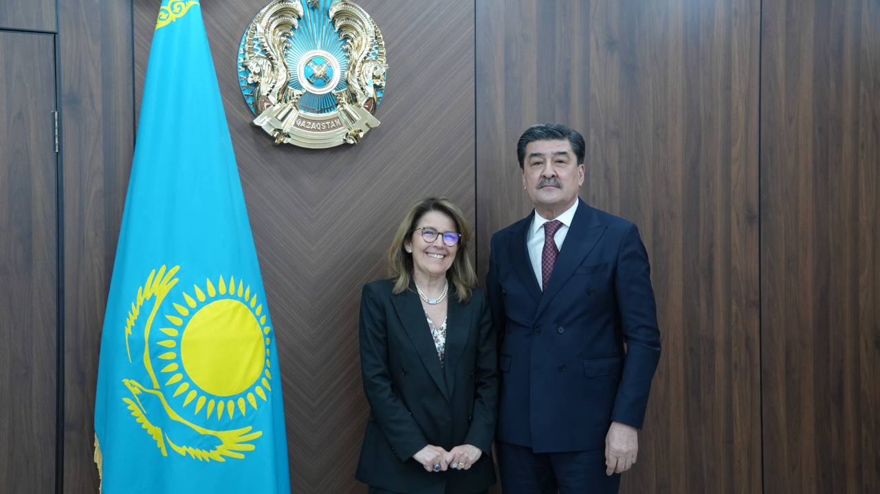 Экология министрі Е.Н. Нысанбаев ЭЫДҰ Бас хатшысының орынбасары Ф. Лапекорелламен кездесті