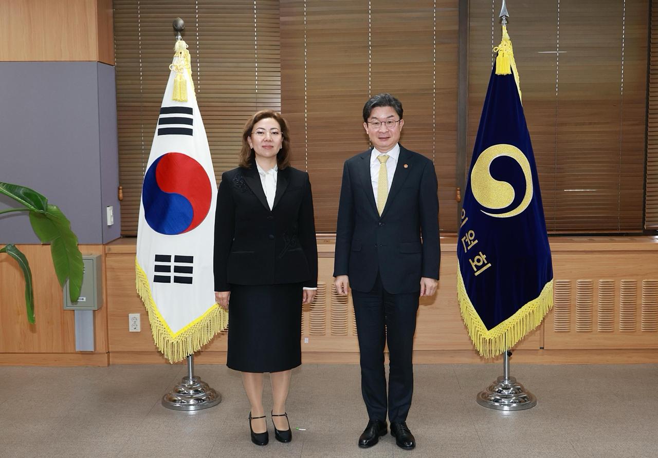 Агенттік басшылығы Корея Республикасының және BNK Financial Group қаржы реттеушілерінің басшыларымен кездесулер өткізді