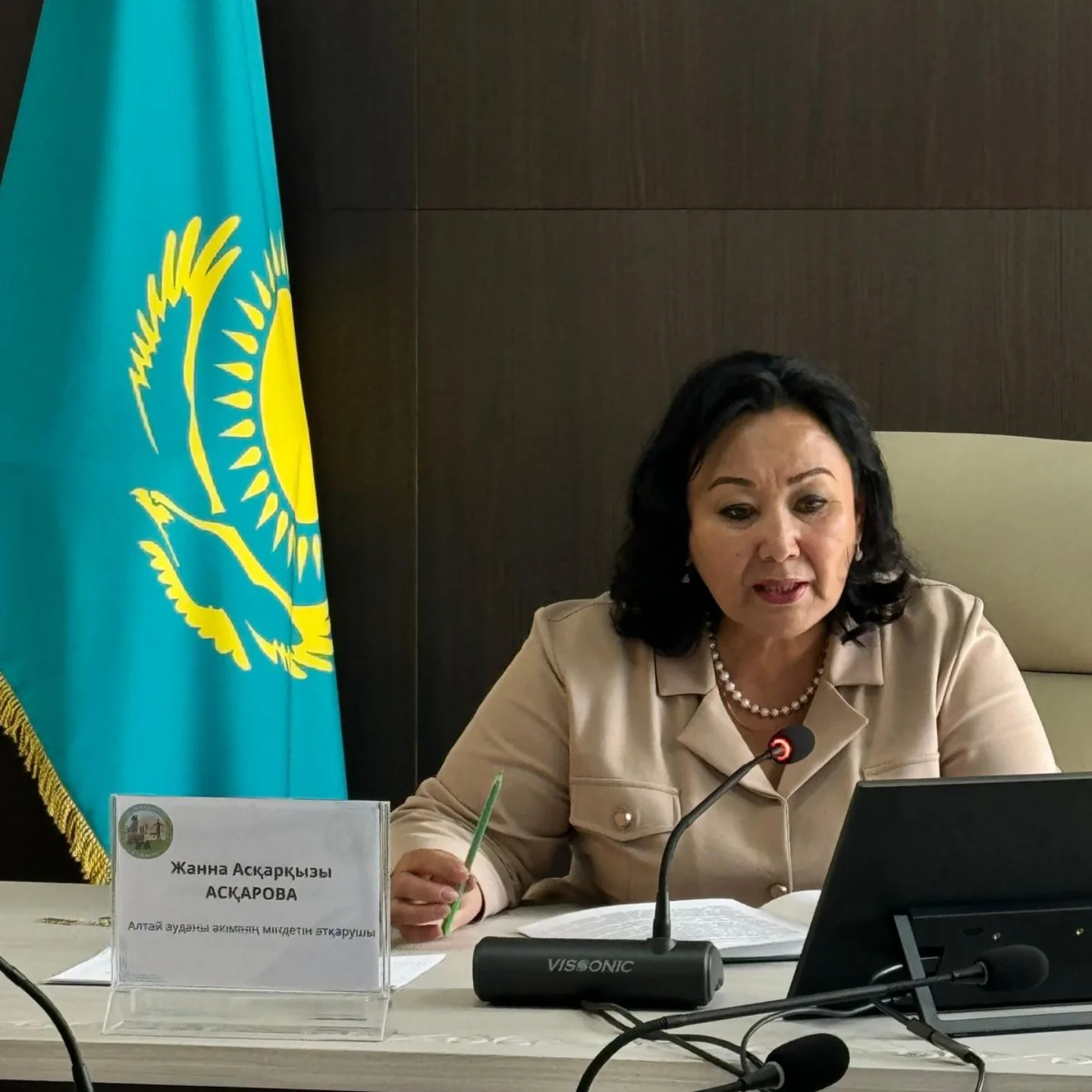 Алтай ауданының әдеп жөніндегі уәкілі, әкімнің орынбасары Ж.Аскарова мемлекеттік қызметшілермен қызметтік этика және сыбайлас жемқорлыққа қарсы мінез-құлық мәселелері бойынша әңгіме өткізді.