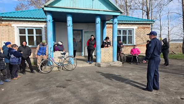 Учаскелік полиция инспекторы С. М. Турсунов Волков ауылының тұрғындарымен түсіндіру іс-шарасын өткізді.