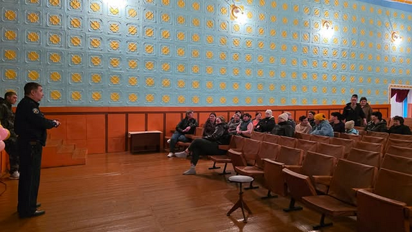 Учаскелік полиция инспекторы С. М. Турсунов Костряков ауылының тұрғындарымен түсіндіру іс-шарасын өткізді.