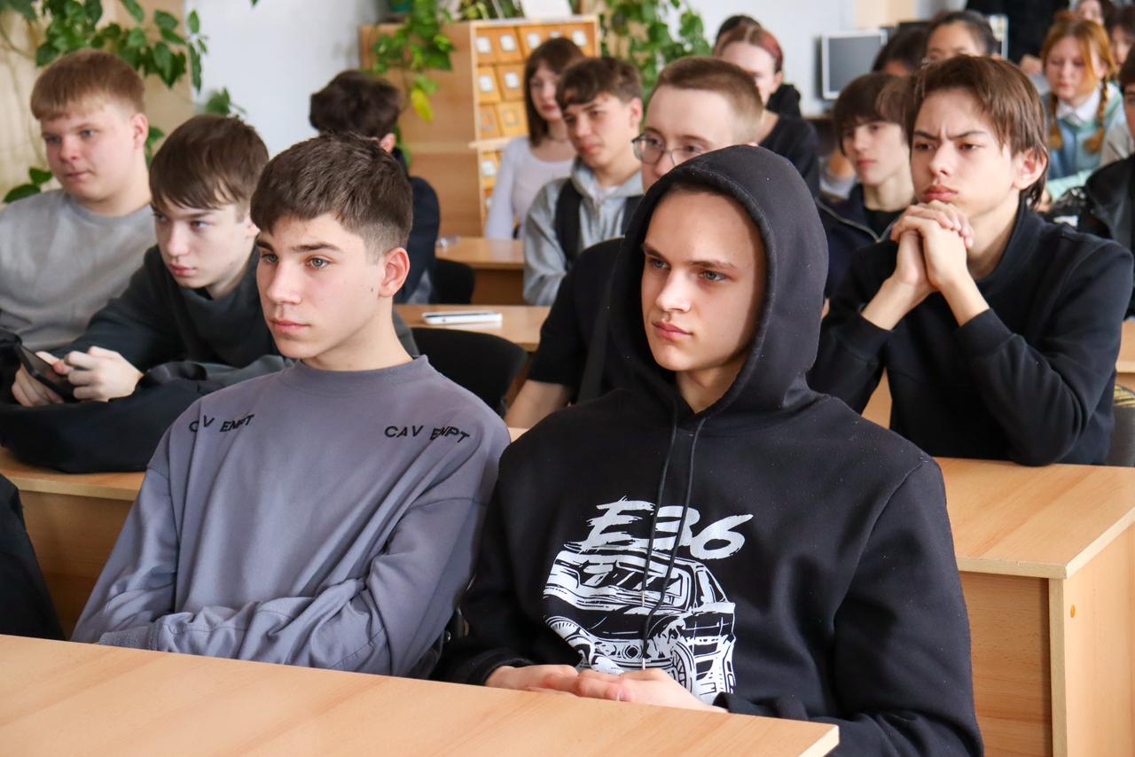 Темір тордың артындағы тағдыр: ШҚО студенттеріне сотталғандармен кездесу ұйымдастырылды