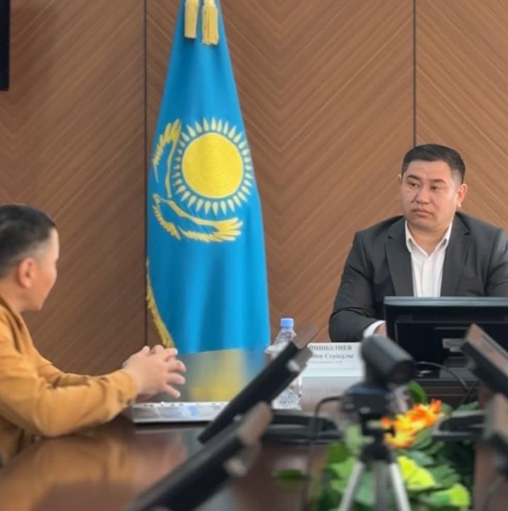 Алға ауданының әкімі А. Шуиншалиев азаматтарды жеке мәселелері бойынша қабылдады
