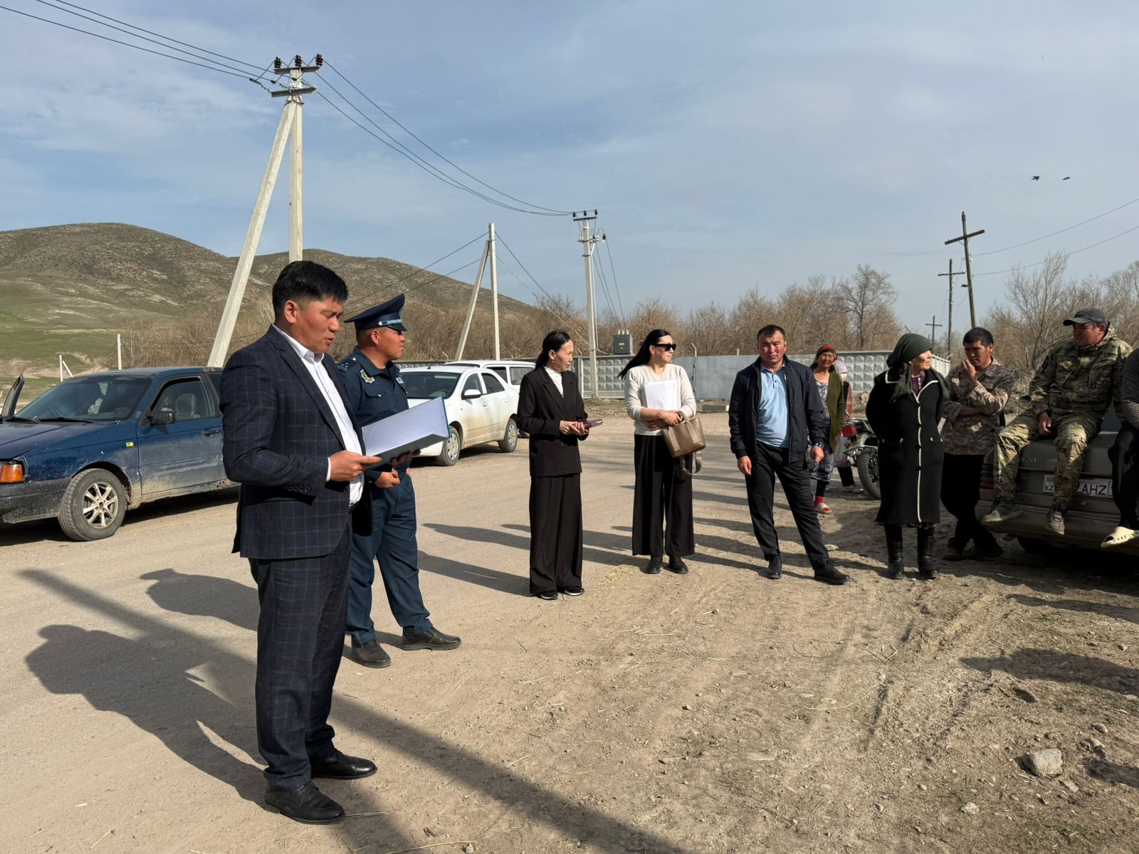 Жайнақ батыр ауылдық округі әкімі округ ауылдарының тұрғындарымен есеп беру кездесуін өткізді