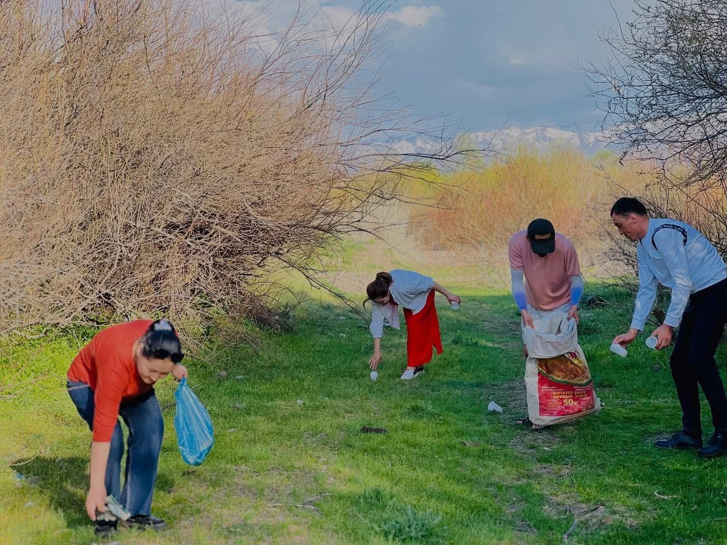 ТҮРКІСТАН: ҚАЗЫҒҰРТТЫҚ ЖАСТАР ТАЗАЛЫҚ ЖҰМЫСТАРЫНА БЕЛСЕНДІ ҚАТЫСТЫ