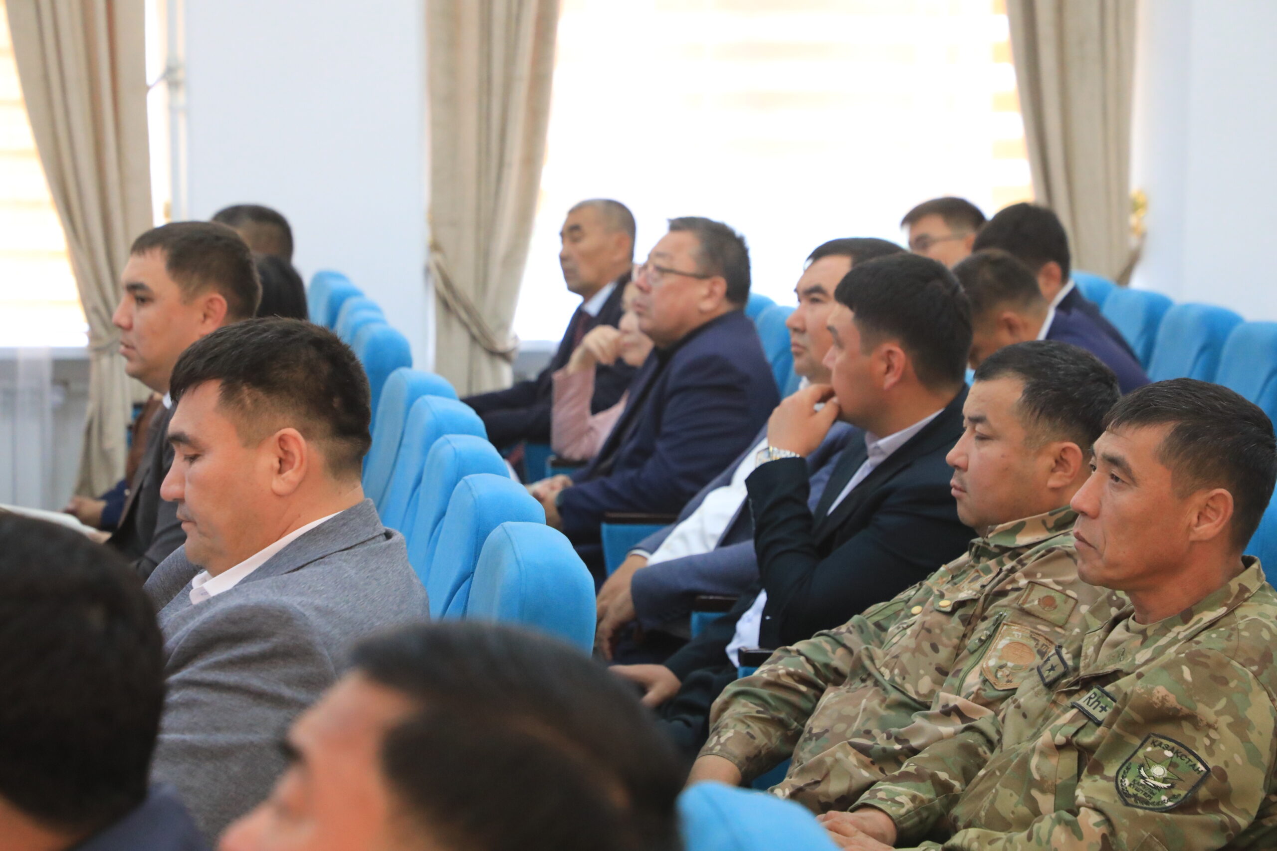 САРЫАҒАШ: НАШАҚОРЛЫҚҚА ЖӘНЕ ЕСІРТКІ БИЗНЕСІНЕ ҚАРСЫ ІС-ҚИМЫЛДЫ ҮЙЛЕСТІРУ ЖӨНІНДЕГІ ӨҢІРЛІК ВЕДОМСТВОАРАЛЫҚ ШТАБ ОТЫРЫСЫ ӨТТІ